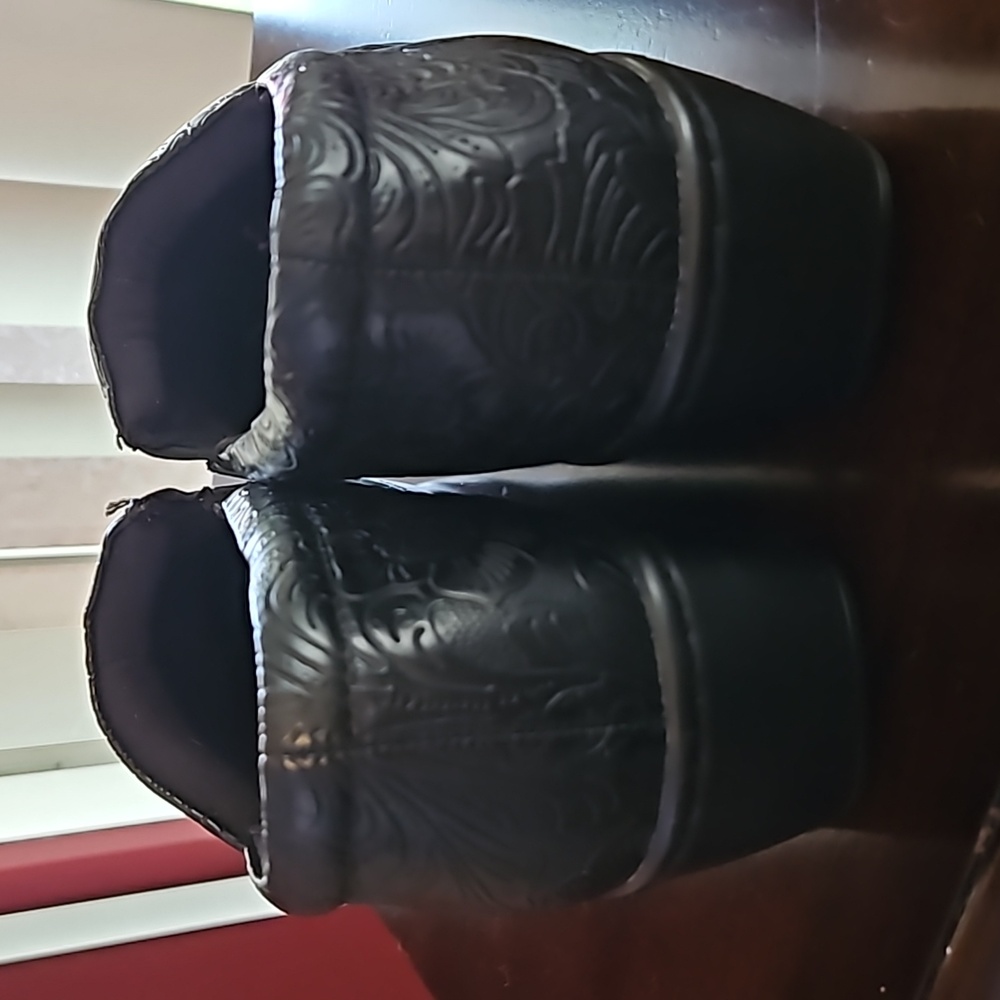 Clogs - Picture 3 of 4